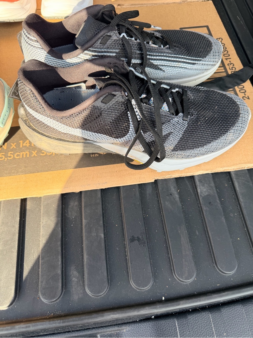 Nike Women's kiger trail running shoes